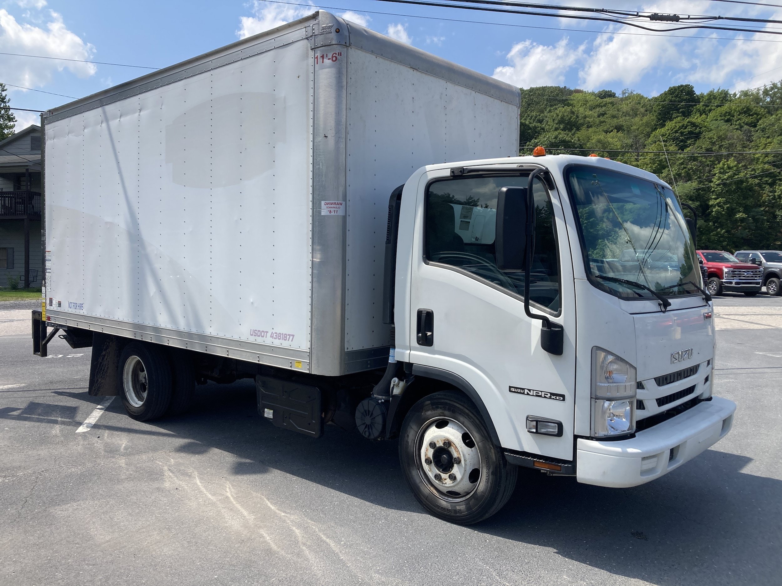 Used 2021 Isuzu NPR RWD image 4