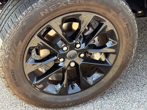 Used 2023 Jeep Wrangler Unlimited Sahara w/ Cold Weather Group image 5