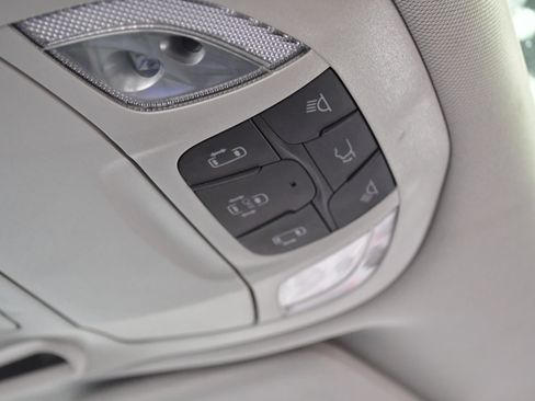 Used 2023 Chrysler Pacifica Touring-L w/ Uconnect Theater Family Group FWD image 30