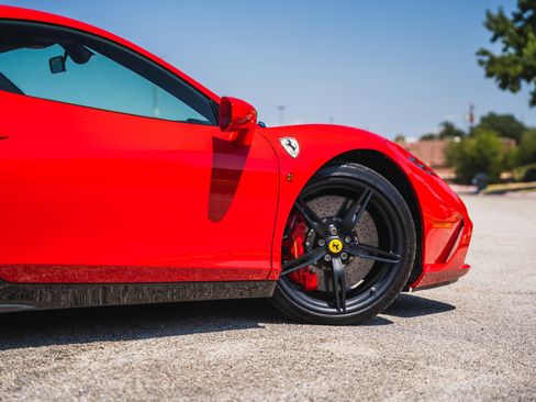 Used 2015 Ferrari 458 Speciale Coupe RWD image 31
