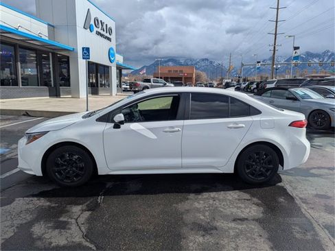 Used 2022 Toyota Corolla LE image 7