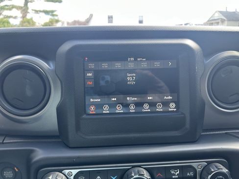 Used 2023 Jeep Wrangler Unlimited Sport AWD/4WD image 17