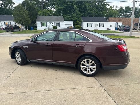 Used 2010 Ford Taurus SEL FWD image 5