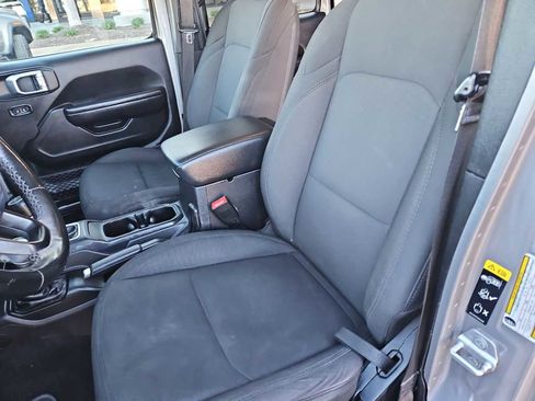 Used 2020 Jeep Gladiator Sport w/ Quick Order Package 24S image 17