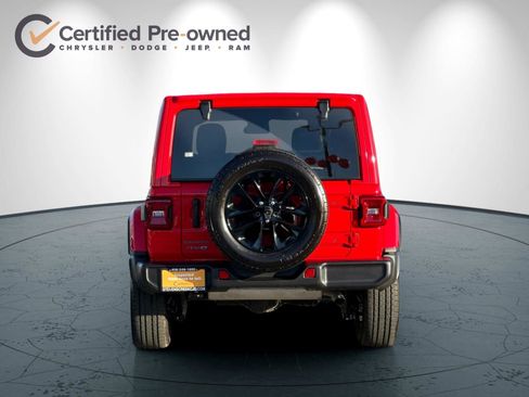 Used 2025 Jeep Wrangler Sahara 4xe image 5