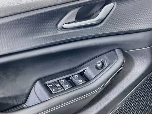 Used 2023 Jeep Grand Cherokee Laredo w/ Luxury Tech Group I image 17