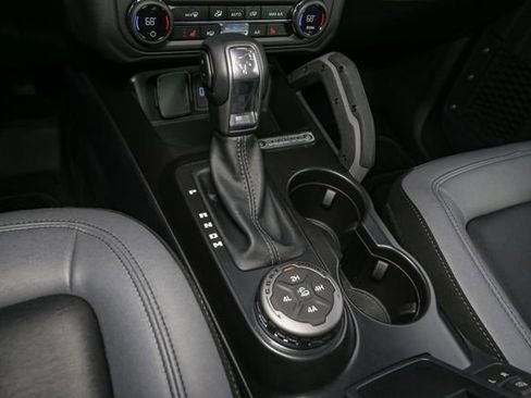 Used 2024 Ford Bronco Big Bend w/ Sasquatch Package AWD/4WD image 25