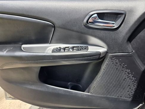 Used 2019 Dodge Journey SE w/ Premium Group FWD image 22