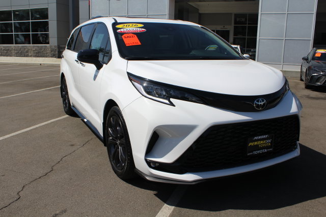 Certified 2026 Toyota Sienna XSE FWD image 2