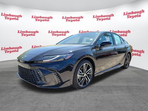 Used 2025 Toyota Camry XSE FWD image 22