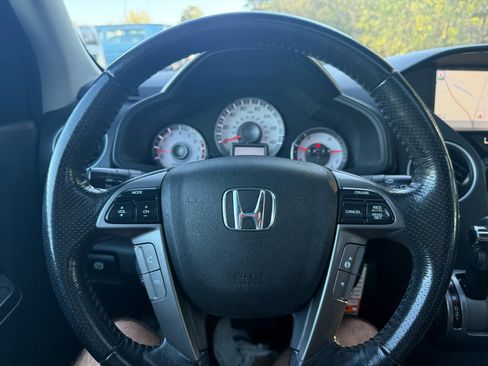 Used 2014 Honda Pilot Touring image 26