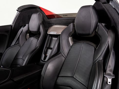 Used 2023 Chevrolet Corvette Stingray Premium Conv w/ Z51 Performance Package image 4