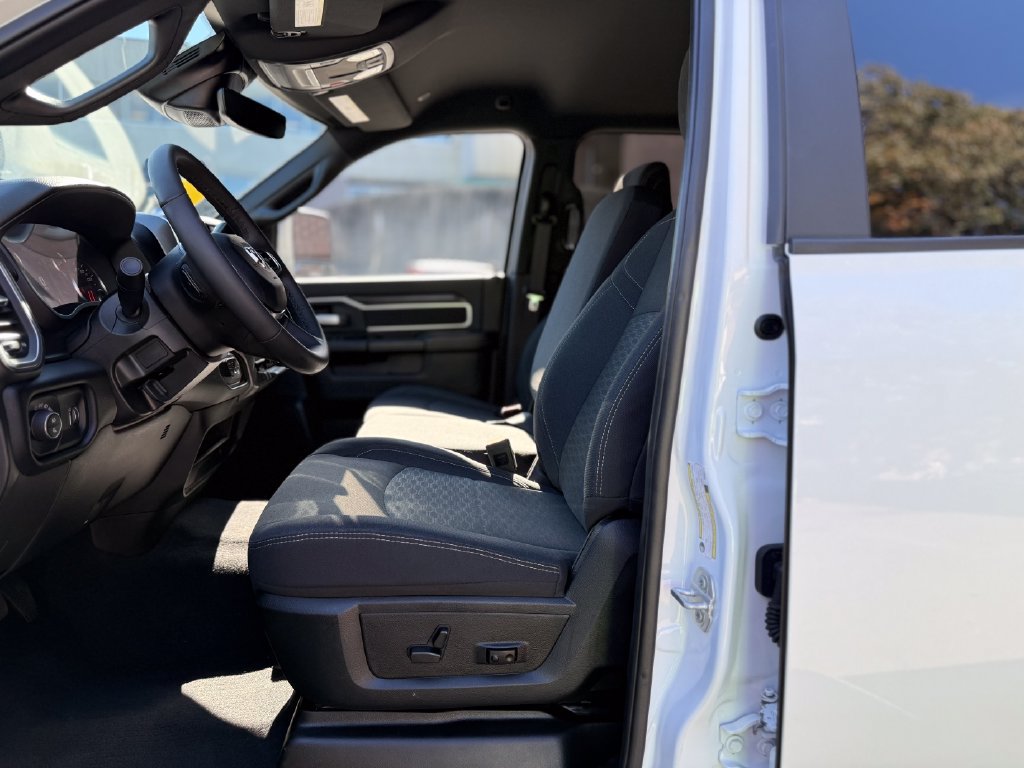 Used 2025 RAM 2500 Big Horn AWD/4WD image 13
