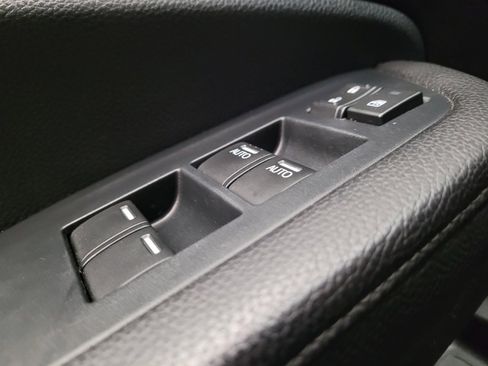 Used 2022 Honda Pilot Touring image 27