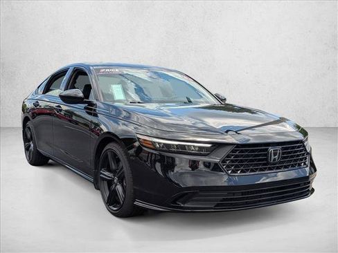 Used 2023 Honda Accord Sport image 3