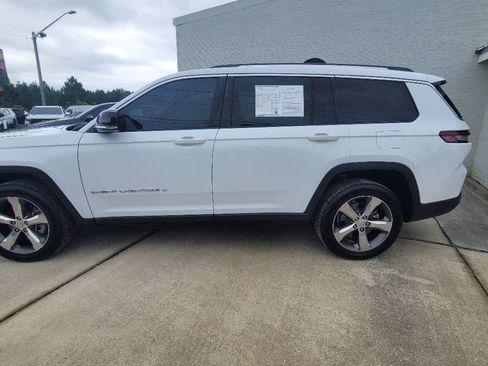 Used 2022 Jeep Grand Cherokee L Limited RWD image 8