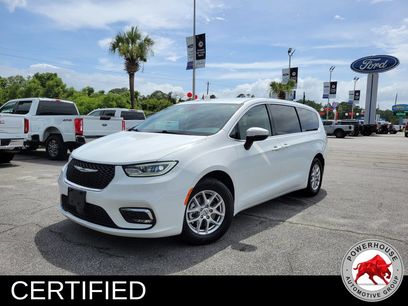 Used 2023 Chrysler Pacifica Touring-L