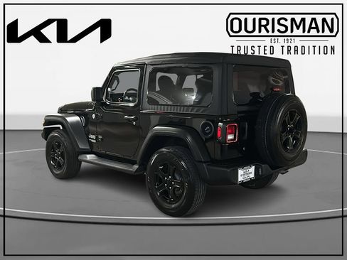 Used 2021 Jeep Wrangler Sport AWD/4WD image 3