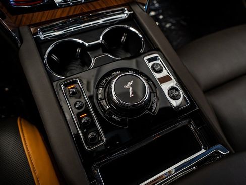 Used 2023 Rolls-Royce Cullinan w/ Cullinan Package image 53