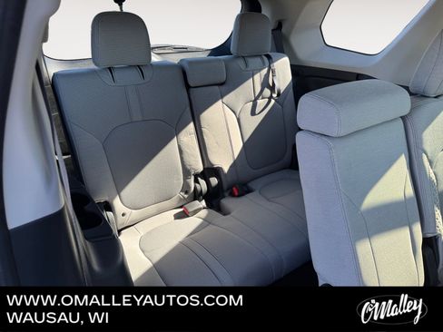 Used 2023 Honda Pilot LX image 13