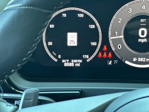 Certified 2025 Porsche Cayenne Coupe AWD/4WD image 25