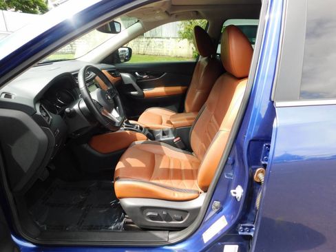Used 2018 Nissan Rogue SL w/ Premium Package FWD image 8