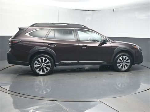 Used 2024 Subaru Outback Limited image 8