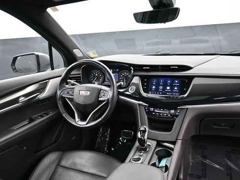 Used 2022 Cadillac XT6 Sport w/ Technology Package AWD/4WD image 14