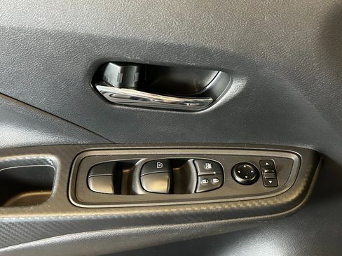 Used 2023 Nissan Versa SV image 18