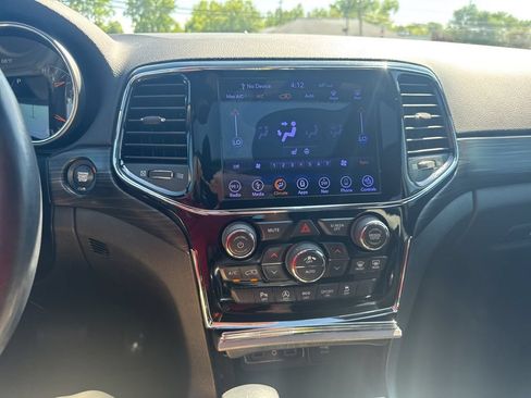 Used 2019 Jeep Grand Cherokee Altitude AWD/4WD image 21