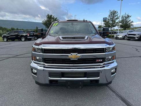 Used 2017 Chevrolet Silverado 3500 LT w/ LT Convenience Package AWD/4WD image 2