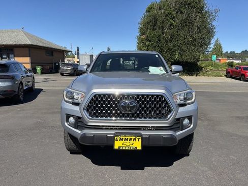 Used 2019 Toyota Tacoma TRD Off-Road w/ TRD Premium Off Road Package AWD/4WD image 8