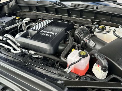 Used 2024 GMC Sierra 1500 AT4 w/ Technology Package image 11