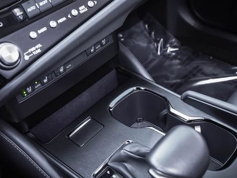 Used 2025 Lexus ES 350 w/ Premium Package FWD image 17