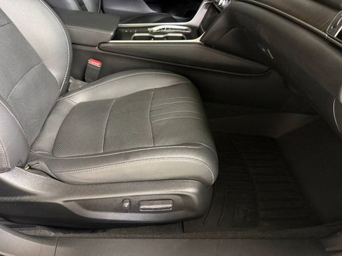 Used 2021 Honda Accord Touring image 23