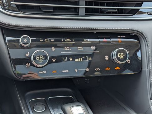 Certified 2025 INFINITI QX60 Sensory w/ Vision Package AWD/4WD image 23
