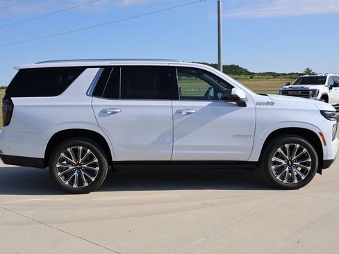 New 2026 Chevrolet Tahoe High Country AWD/4WD image 3
