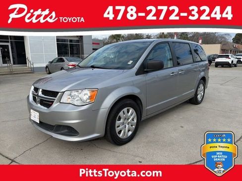 Used 2018 Dodge Grand Caravan SE w/ UConnect Hands-Free Group image 1