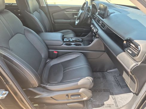 Used 2025 Honda Pilot Elite image 33
