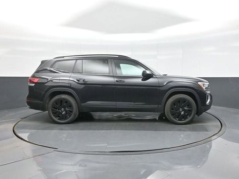 New 2026 Volkswagen Atlas SE image 8