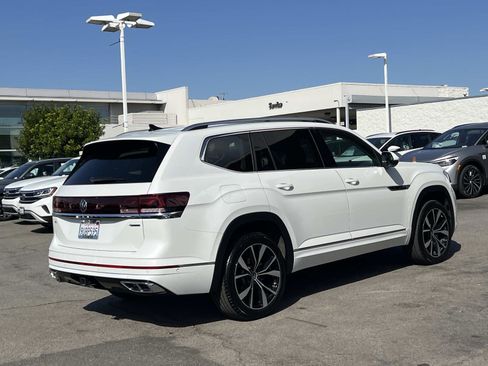 Certified 2025 Volkswagen Atlas SEL Premium R-Line image 29