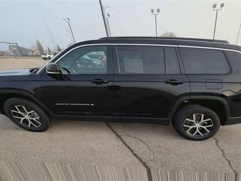 Used 2025 Jeep Grand Cherokee L Limited image 37