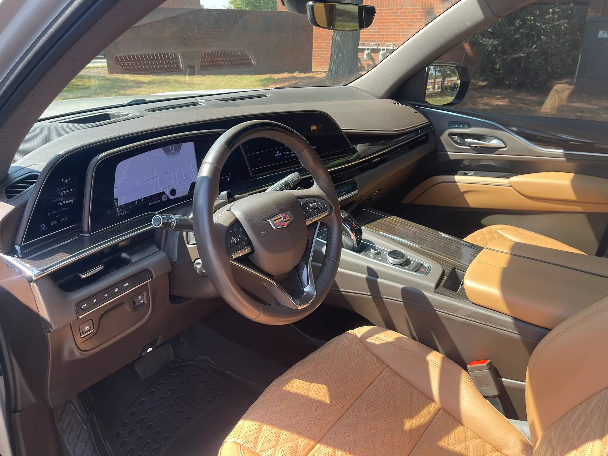 Used 2023 Cadillac Escalade Premium Luxury AWD/4WD image 11