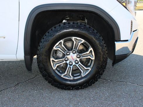 Used 2025 GMC Sierra 1500 Pro w/ Pro Value Package image 5