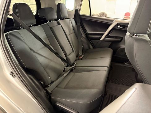 Used 2018 Toyota RAV4 XLE AWD/4WD image 30