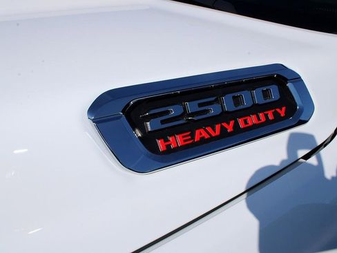 Used 2024 RAM 2500 Tradesman w/ Chrome Appearance Group image 34