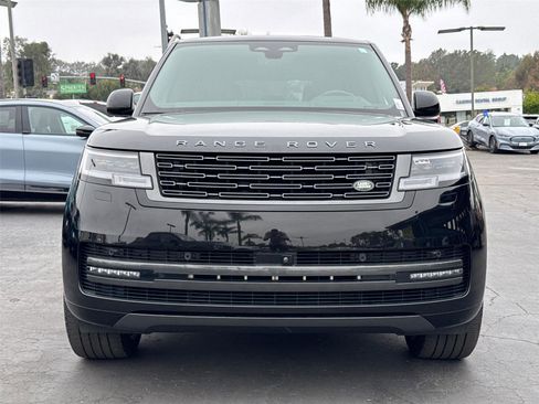 Used 2025 Land Rover Range Rover SE AWD/4WD image 5