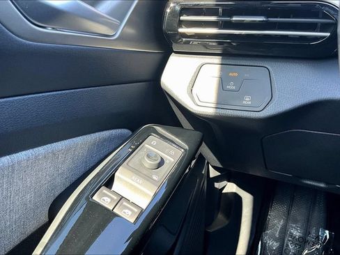 Used 2023 Volkswagen ID.4 Pro RWD image 14