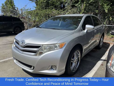 Used 2014 Toyota Venza LE FWD image 3