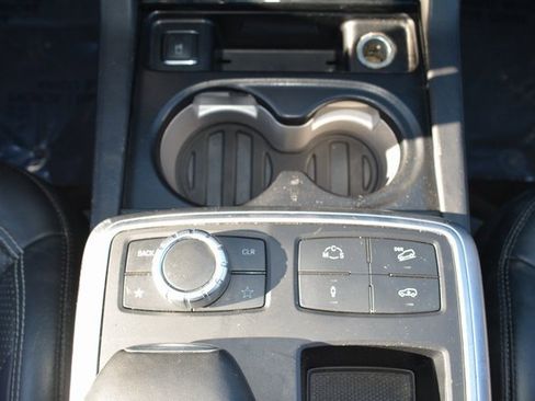 Used 2015 Mercedes-Benz ML 63 AMG 4MATIC image 31